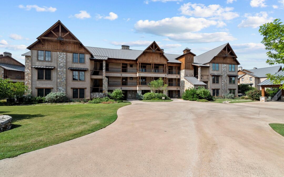 2033 Harbor Way #302